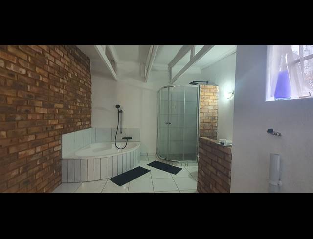 1 BEDROOM FLAT TO LET IN HEIDELBERG CENTRAL